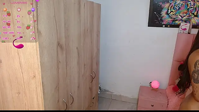 Snapshot of sofia_gold_ chatting on 7, 1, 2025 sofia gold online show from 7, 1, 2025