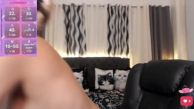 Evalyn Shemale online show from 23, 3, 2026