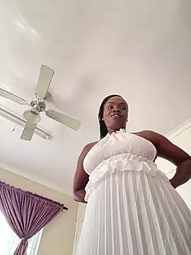 Snapshot of LuciousLips96 chatting on 23, 7, 2026 LuciousLips96 online show from 23, 7, 2026