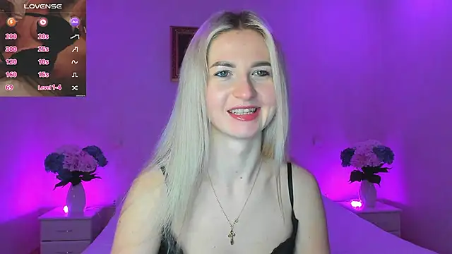 Snapshot of AnnaCarrera chatting on 3, 12, 2024 AnnaCarrera online show from 3, 12, 2024