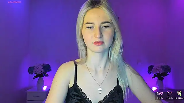 Snapshot of AnnaCarrera chatting on 9, 2, 2025 AnnaCarrera online show from 9, 2, 2025