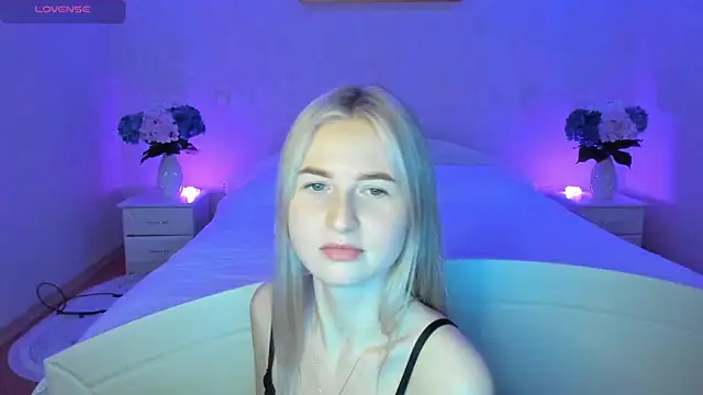 Snapshot of AnnaCarrera chatting on 7, 3, 2025 AnnaCarrera online show from 7, 3, 2025