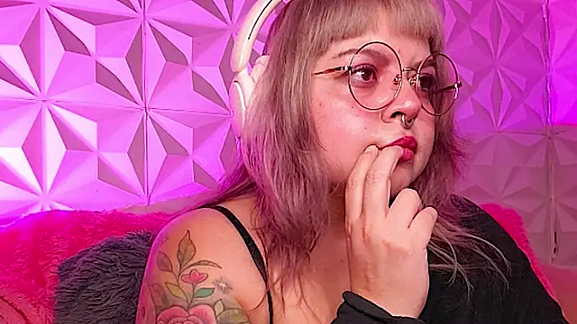 Satyn doll online show from 25, 11, 2025