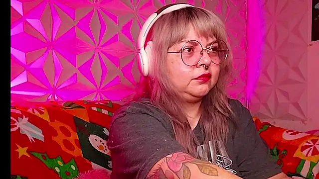 Satyn doll online show from 23, 12, 2025