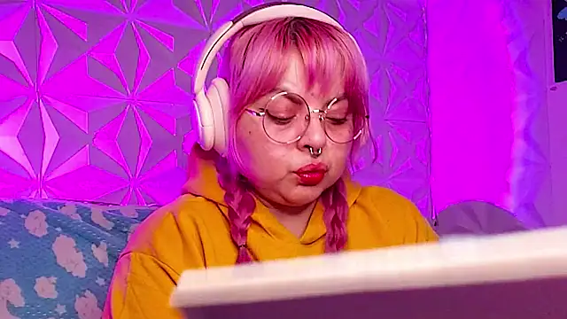 Satyn doll online show from 18, 2, 2026