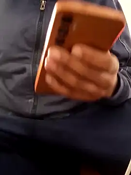 Snapshot of indianguy21 chatting on 20, 12, 2024 indianguy21 online show from 20, 12, 2024