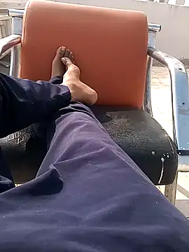 Snapshot of indianguy21 chatting on 22, 12, 2024 indianguy21 online show from 22, 12, 2024