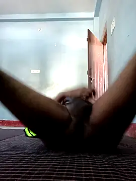 Snapshot of indianguy21 chatting on 4, 3, 2025 indianguy21 online show from 4, 3, 2025