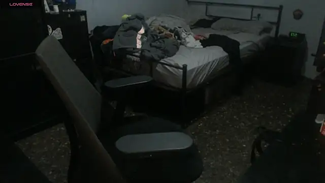 SexxxyLouis online show from 23, 12, 2025