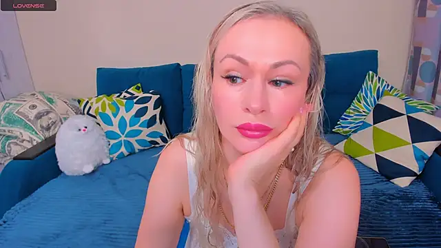 EllenMoore online show from 14, 11, 2025