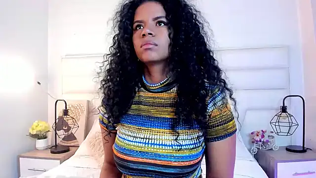 Ellie Alves online show from 14, 12, 2024