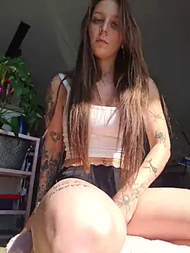 Snapshot of LilyOrion chatting on 11, 7, 2026 LilyOrion online show from 11, 7, 2026