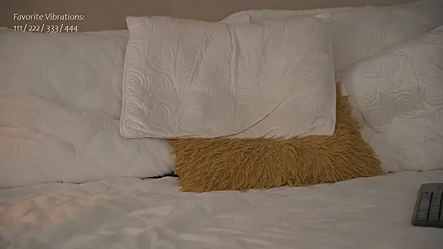 Snapshot of AlyonaX chatting on 16, 2, 2025 AlyonaX online show from 16, 2, 2025