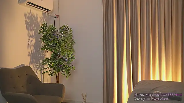 Snapshot of AlyonaX chatting on 17, 11, 2025 AlyonaX online show from 17, 11, 2025