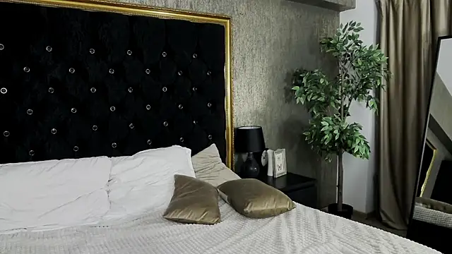 LisaCroft online show from 9, 2, 2025