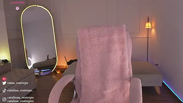 CATALINA RESTREPO online show from 10, 10, 2025