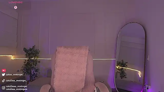 CATALINA RESTREPO online show from 14, 12, 2025