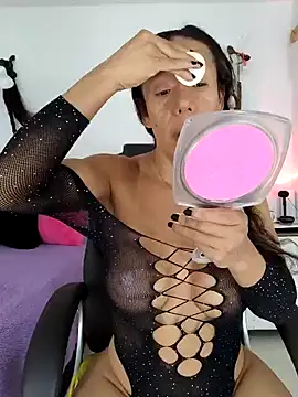 YOURSDEBORA online show from 6, 2, 2025