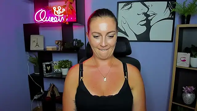 Snapshot of FUN_AMI chatting on 25, 6, 2026 FUN AMI online show from 25, 6, 2026