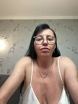 Snapshot of Amberhotqueen chatting on 23, 7, 2026 Amberhotqueen online show from 23, 7, 2026