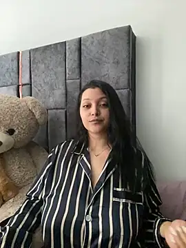 Snapshot of MarcellaGriffin chatting on 2, 2, 2025 MarcellaGriffin online show from 2, 2, 2025