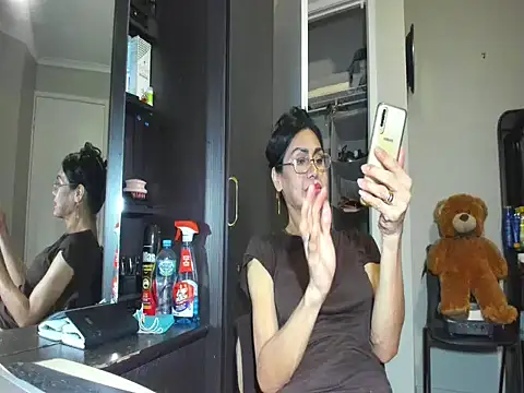 Angelchezcka online show from 13, 4, 2026