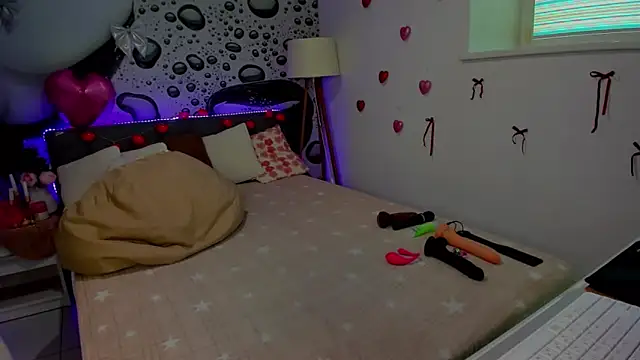 AlmaFancy online show from 12, 2, 2026