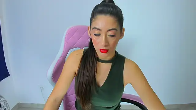 MeganWhite3 online show from 7, 1, 2025