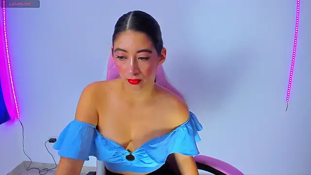 MeganWhite3 online show from 2, 3, 2025