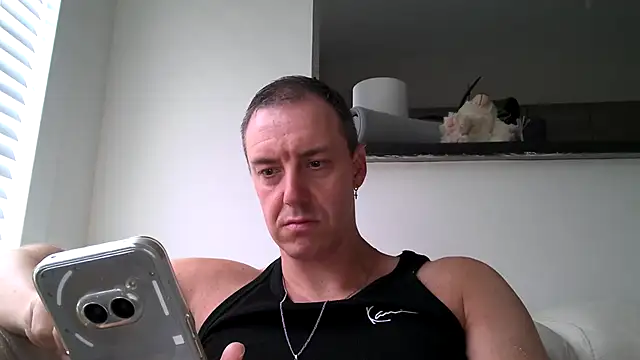 Snapshot of ploki2180 chatting on 14, 12, 2025 ploki2180 online show from 14, 12, 2025