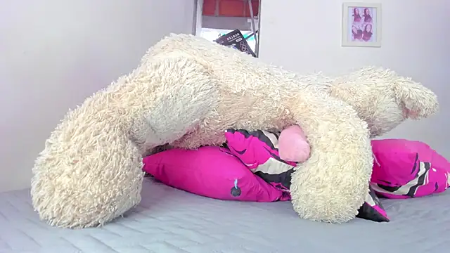 briitany hot online show from 17, 12, 2025