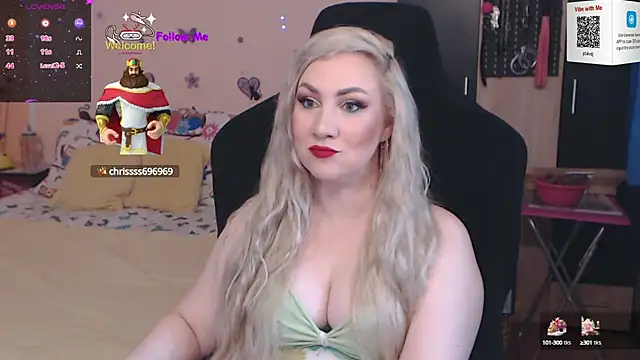 Snapshot of MissLexyGold chatting on 1, 1, 2025 MissLexyGold online show from 1, 1, 2025