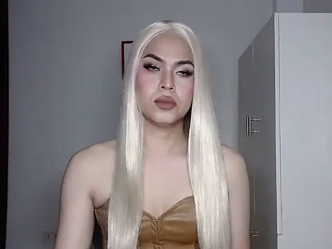 Snapshot of MistressLuna1 chatting on 3, 10, 2025 MistressLuna1 online show from 3, 10, 2025