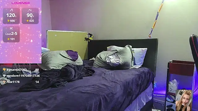 Blondiewithanass online show from 18, 10, 2025