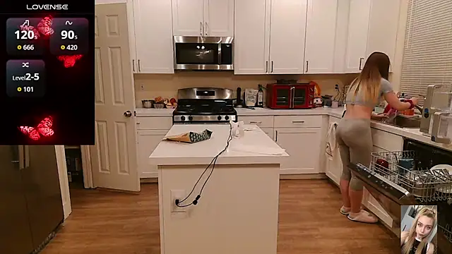 Blondiewithanass online show from 8, 4, 2026