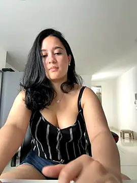 Snapshot of Nina_lovi chatting on 29, 10, 2025 Nina lovi online show from 29, 10, 2025