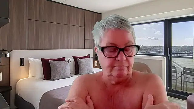 GrannyChrissy68 online show from 1, 6, 2026