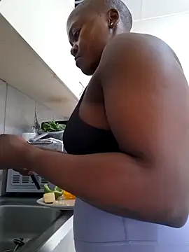 Snapshot of FitSelina66 chatting on 11, 11, 2025 FitSelina66 online show from 11, 11, 2025