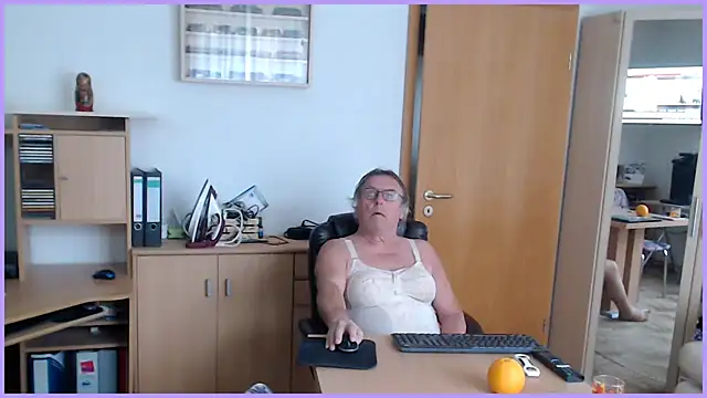 Snapshot of Sissygera chatting on 12, 10, 2025 Sissygera online show from 12, 10, 2025