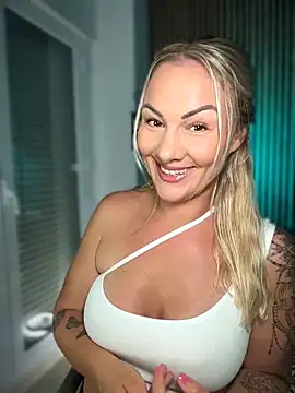 Snapshot of NastyMilf_ chatting on 27, 4, 2026 NastyMilf online show from 27, 4, 2026