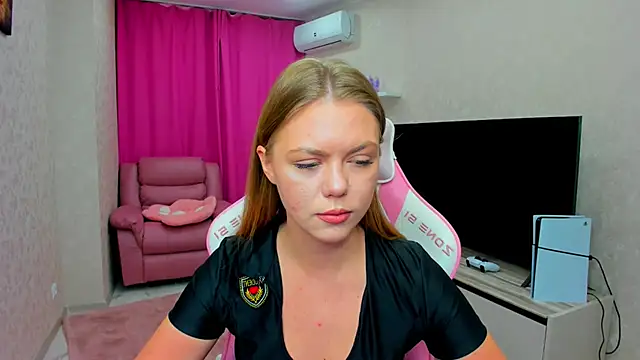 Strawberrye online show from 22, 2, 2026