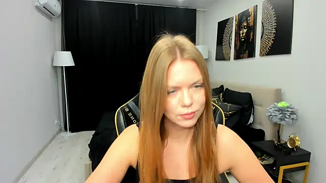 Strawberrye online show from 4, 3, 2026