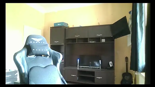 Snapshot of MrWhitePL chatting on 5, 6, 2026 MrWhitePL online show from 5, 6, 2026