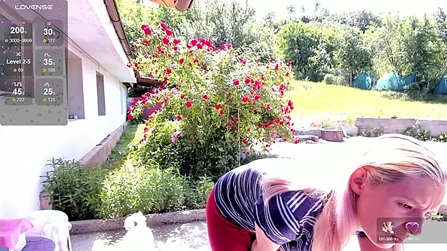 Snapshot of luxurydoll21 chatting on 30, 5, 2026 luxurydoll21 online show from 30, 5, 2026
