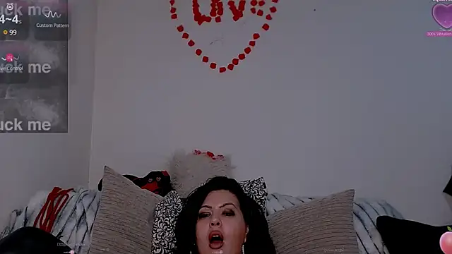 UrNaughtyGfMilf online show from 16, 3, 2025