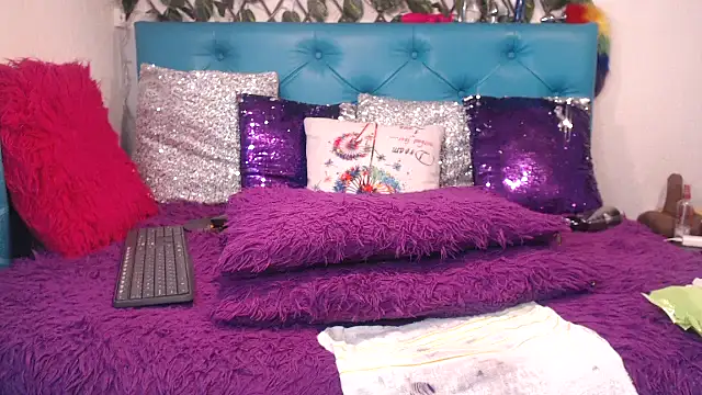 Snapshot of SARAWILLS chatting on 9, 2, 2026 SARAWILLS online show from 9, 2, 2026