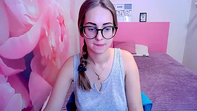 Snapshot of AliceAdams chatting on 13, 12, 2024 AliceAdams online show from 13, 12, 2024