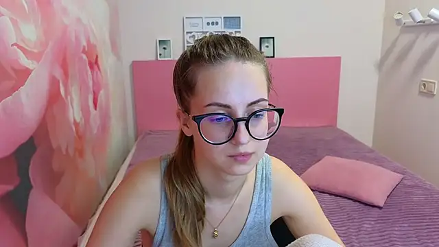 Snapshot of AliceAdams chatting on 31, 1, 2025 AliceAdams online show from 31, 1, 2025