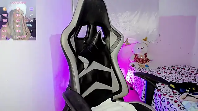 ninatiny online show from 28, 2, 2025