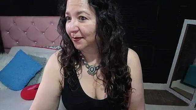 Snapshot of katifoxx chatting on 28, 4, 2026 katifoxx online show from 28, 4, 2026